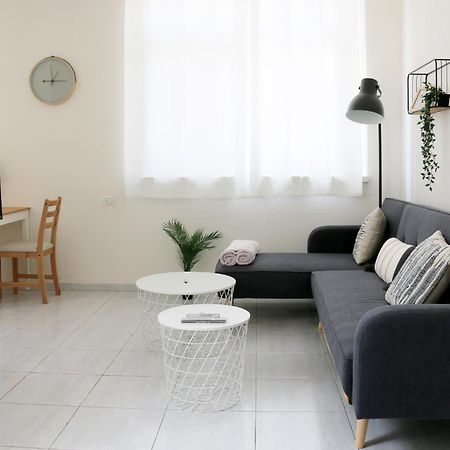 Modern And Spacious Apartment In Downtown Haifa Eksteriør bilde