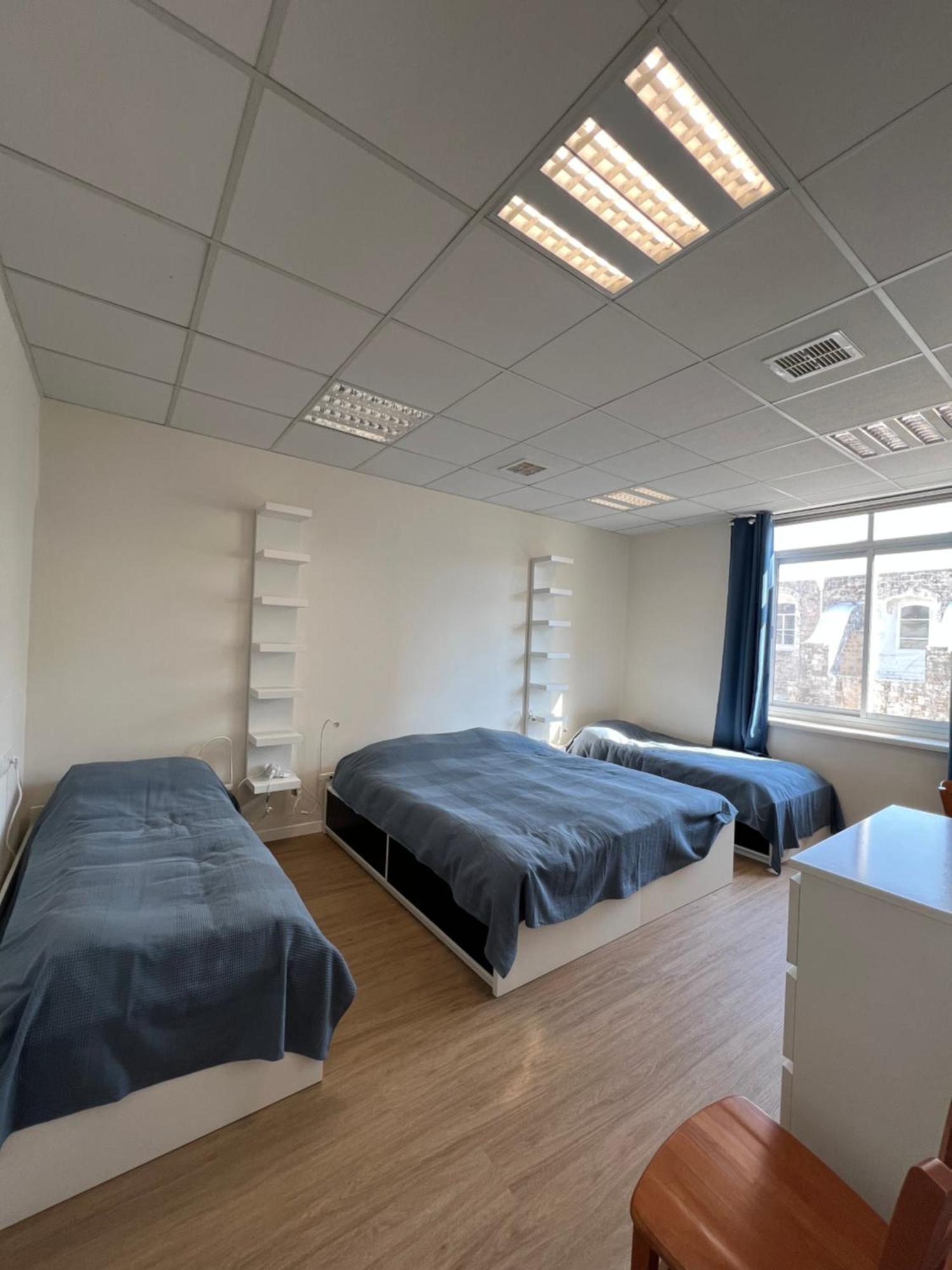 Modern And Spacious Apartment In Downtown Haifa Eksteriør bilde