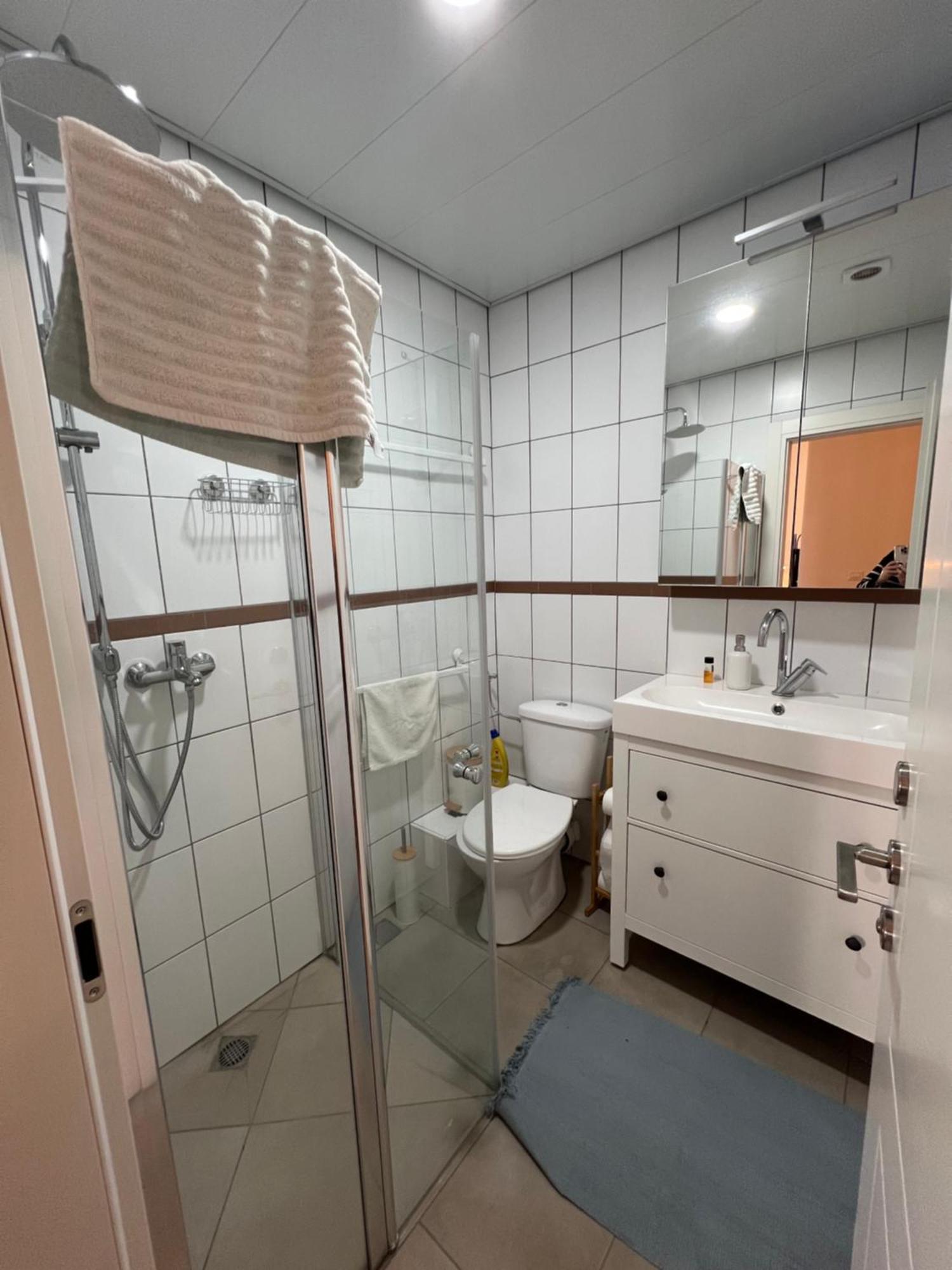 Modern And Spacious Apartment In Downtown Haifa Eksteriør bilde